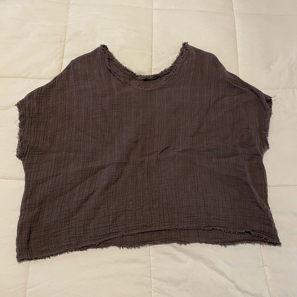 It is Well- Reversible Gauze Top - Picture 1 of 5